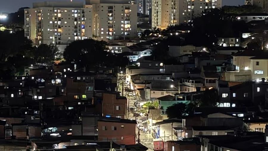 Carros equipados com som automotivo em altíssimo volume se espalham na região da Vila Nova Alba - Reprodução/Estadão