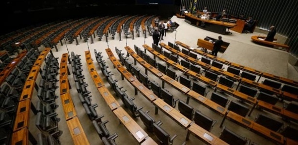 12.ago.2016 - Plenário da Câmara dos Deputados ficou vazio durante sessão  - Pedro Ladeira/Folhapress