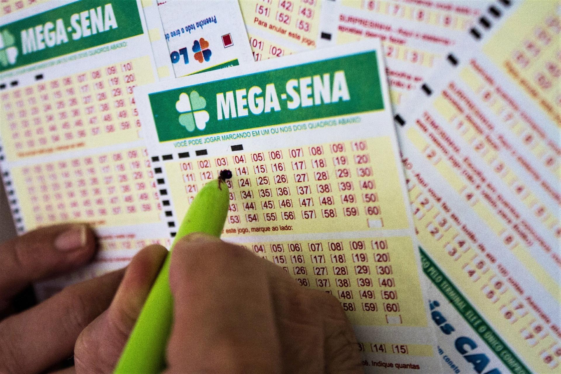 Mega-Sena 2319: confira os números do sorteio de hoje (18)