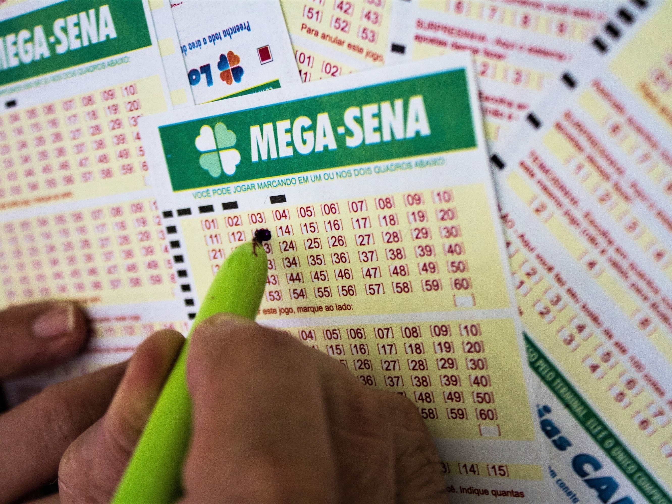 Mega-Sena: quanto R$ 75 milhões rendem todo mês na poupança e no Tesouro