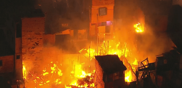 31.jul.2018 - Incêndio atinge favela de Paraisópolis, em São Paulo - Reprodução/GloboNews