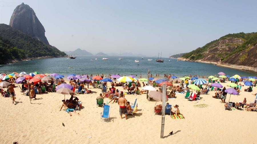 Praias do Rio de Janeiro ficam cheias diante do forte calor - Gilvan de Souza/Agência O Dia/Estadão Conteúdo