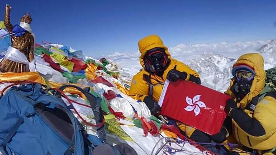 Montanhistas de Hong Kong, incluindo a nova recordista, são clicados no topo do Everest - AFP/Dreamers Destination Treks