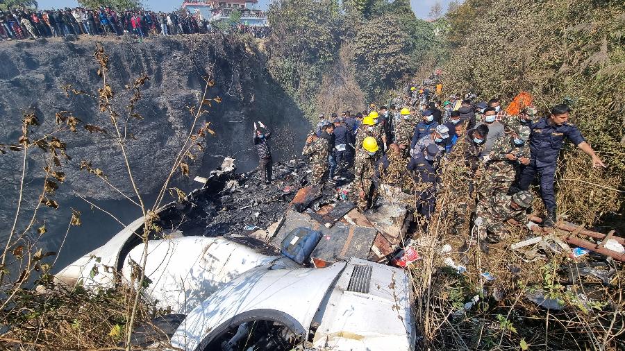 Queda de avião no Nepal foi transmitida ao vivo por passageiro - HANDOUT/via REUTERS