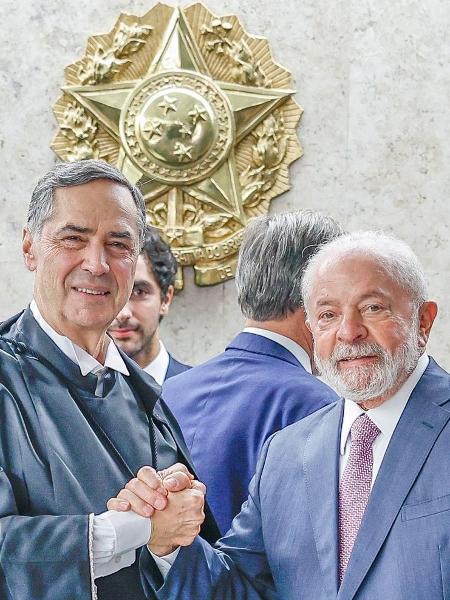 Luís Roberto Barroso, presidente do STF, com o presidente Lula