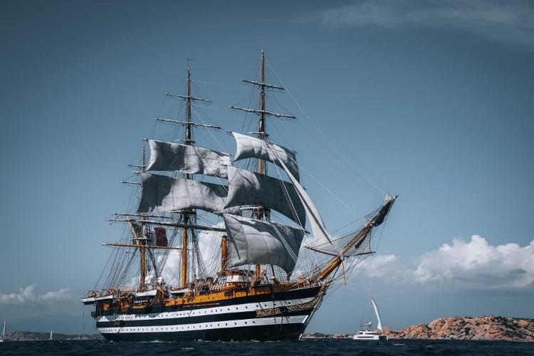 Navio italiano Amerigo Vespucci