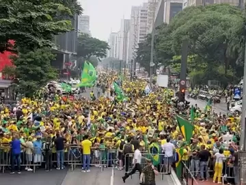 Bolsonaro chega com Tarcísio a ato na avenida Paulista