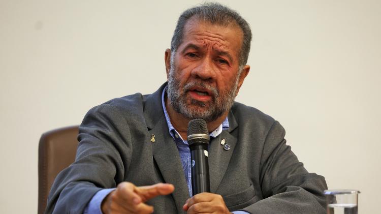 Lupi nega omissão, mas foi ele quem indicou o presidente do INSS Lupi nega omissão, mas foi ele quem indicou o presidente do INSS