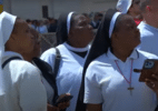 Fumaça branca? Freiras ficam confusas com chaminé no Vaticano; assista