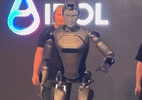 Robô humanoide russo leva tombo e cai de cara no chão em apresentação; veja  (Foto: Reprodução/@saintjavelin)