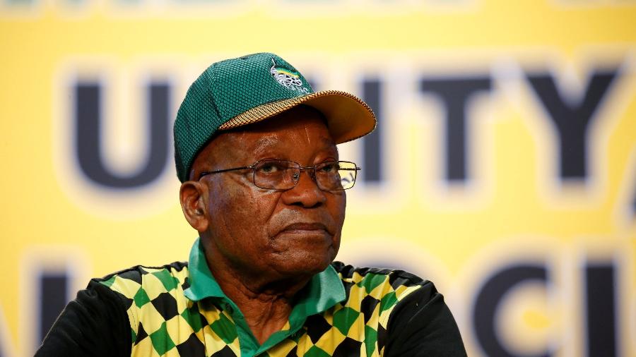 Arquivo - Prisão de Zuma gerou tumultos e saques que degeneraram no pior surto de violência no país desde o fim do Apartheid - 17.dez.2017 - Siphiwe Sibeko/Reuters