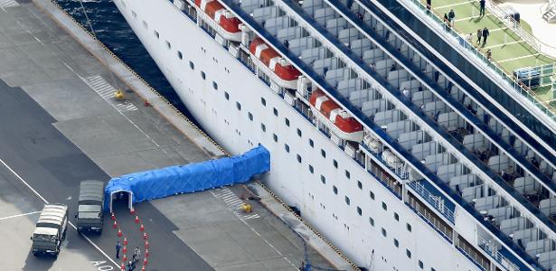 Epidemia | Morrem dois passageiros com coronavírus do navio ancorado no Japão