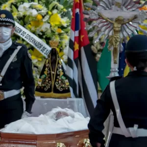Veja imagens do funeral de Bruno Covas