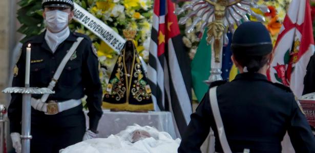Despedida do prefeito de São Paulo | Corpo de Bruno Covas vai para Santos; cortejo passa por ruas de SP