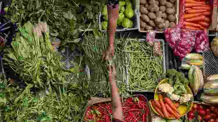 Os consumidores não só têm de pagar mais caro por cada alimento, mas também têm renda que vale menos. - Edmund Lowe Photography - Edmund Lowe Photography