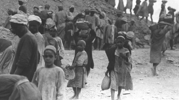 Exhibit at Oxford University Bodleian Library Celebrates 100th Anniversary of Discovery - HARRY BURTON/GRIFFITH INSTITUTE, OXFORD UNIVERSITY