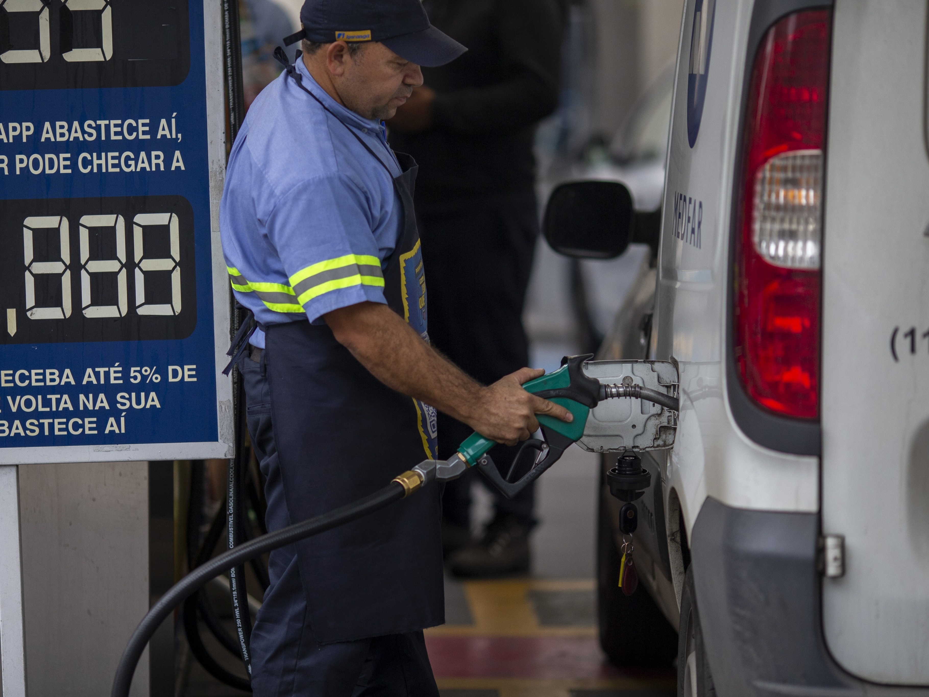 Petrobras anuncia aumento de 7,47% no preço da gasolina