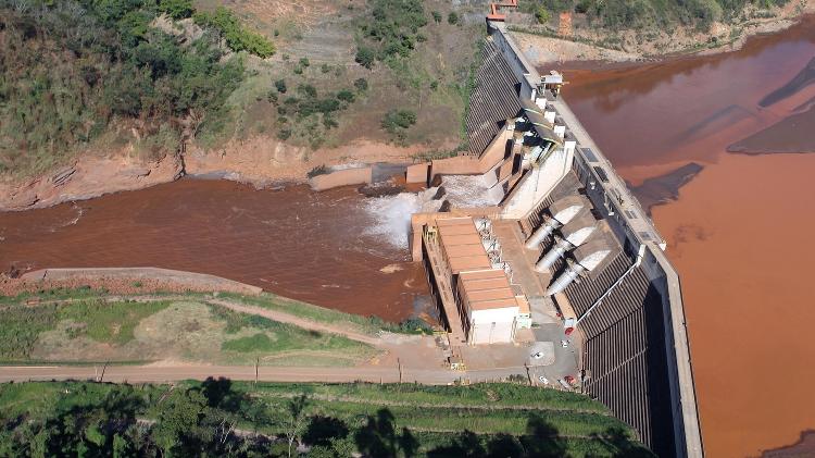 Em foto de 2016, Usina Risoleta Neves aparece inoperante devido ao acúmulo de rejeitos da mineradora Samarco