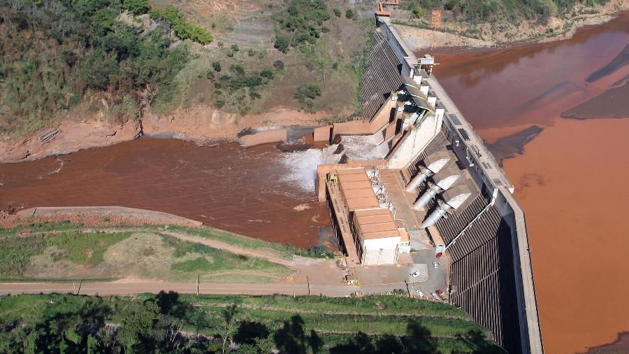 Em foto de 2016, Usina Risoleta Neves aparece inoperante devido ao acúmulo de rejeitos da mineradora Samarco próximo à crista da barragem Risoleta Neves - Felipe Werneck/Ascom/Ibama