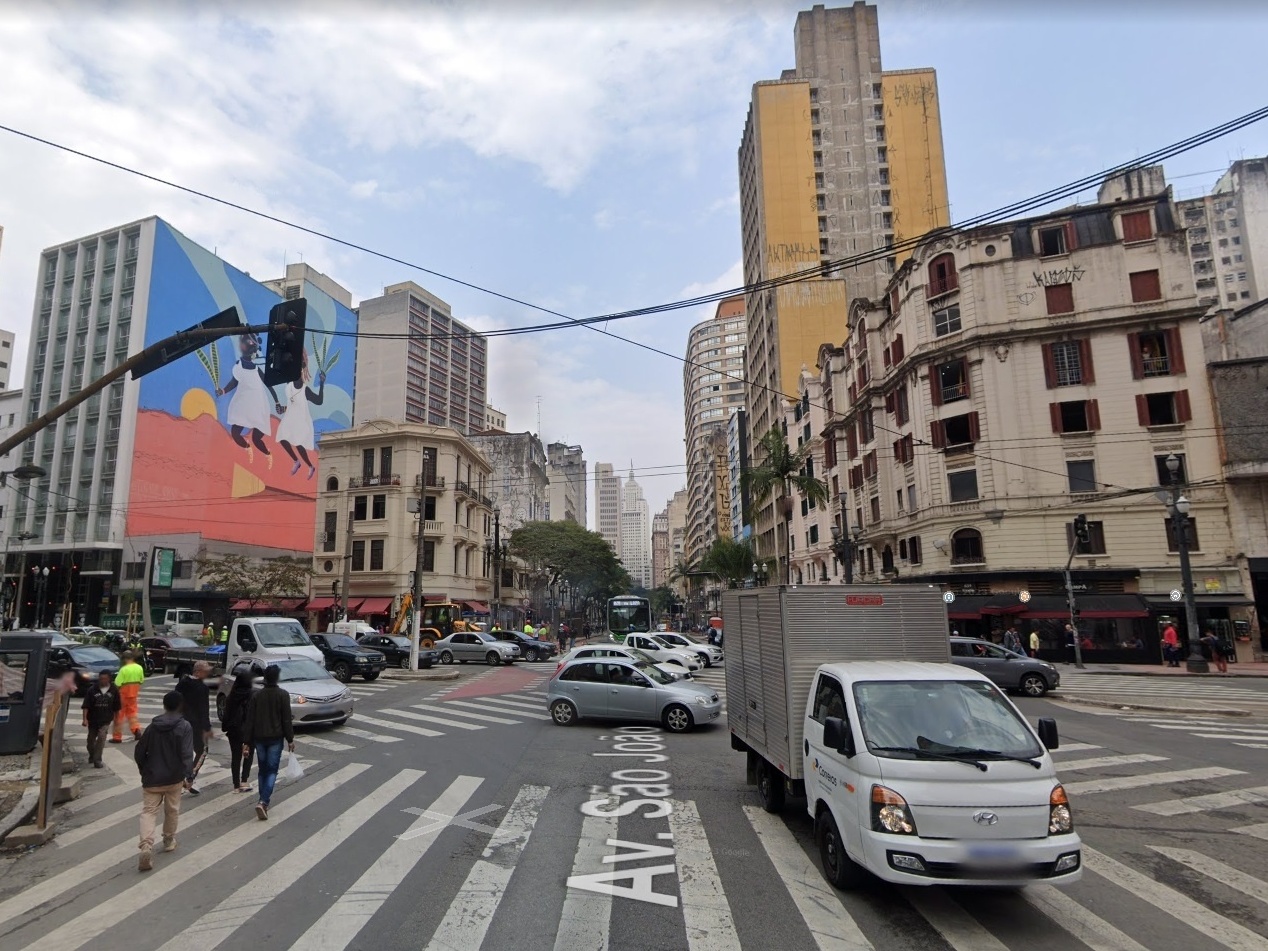 Avenida São João pode ter trecho fechado para carros aos domingos