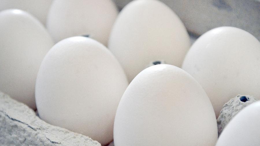 Aumento de oferta faz com que produtores ofereçam descontos para escoar ovos de galinha