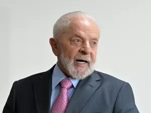 Deputado do PL pede que Lula seja considerado 'persona non grata' em SP