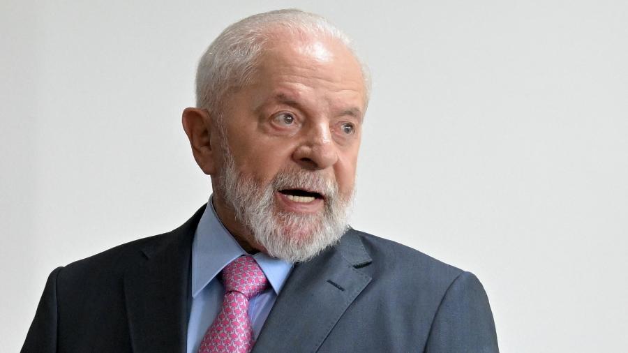 21.fev.2024 - O presidente Lula (PT) antes de reunião com o secretário de Estado dos EUA