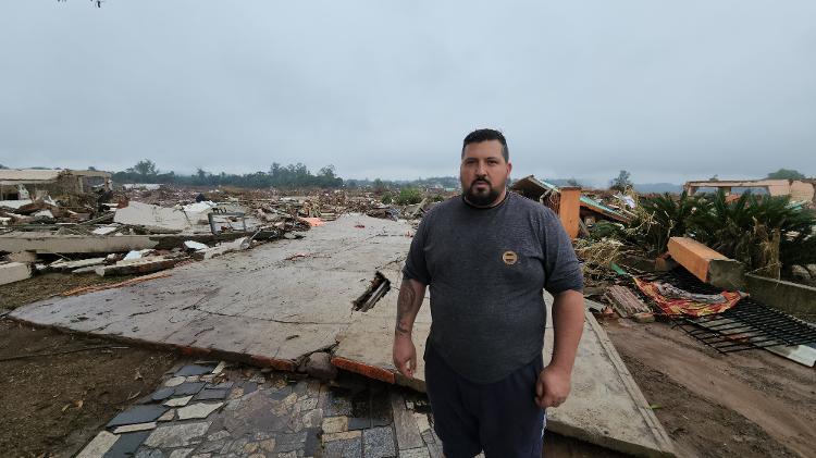 16.mai.2024 - Dario Dúlios, ex-morador de Passo de Estrela, em Cruzeiro do Sul (RS)