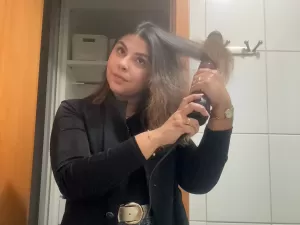 Escova 'slim' da Revlon vale o preço? Nós testamos o modelo viral no TikTok