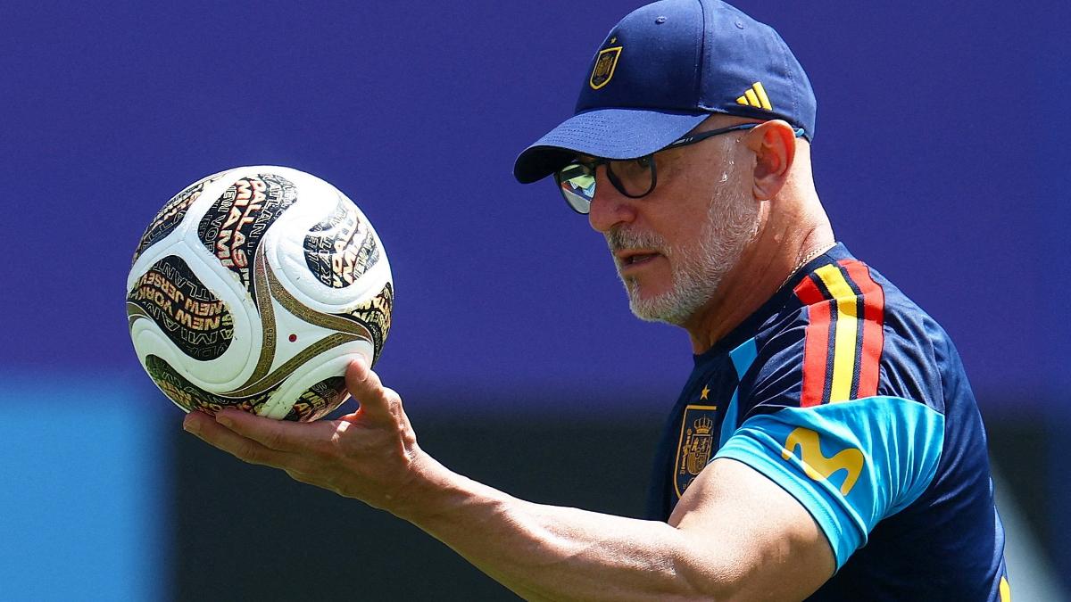 Finalista da Copa virou técnico da Espanha graças a anúncio no jornal