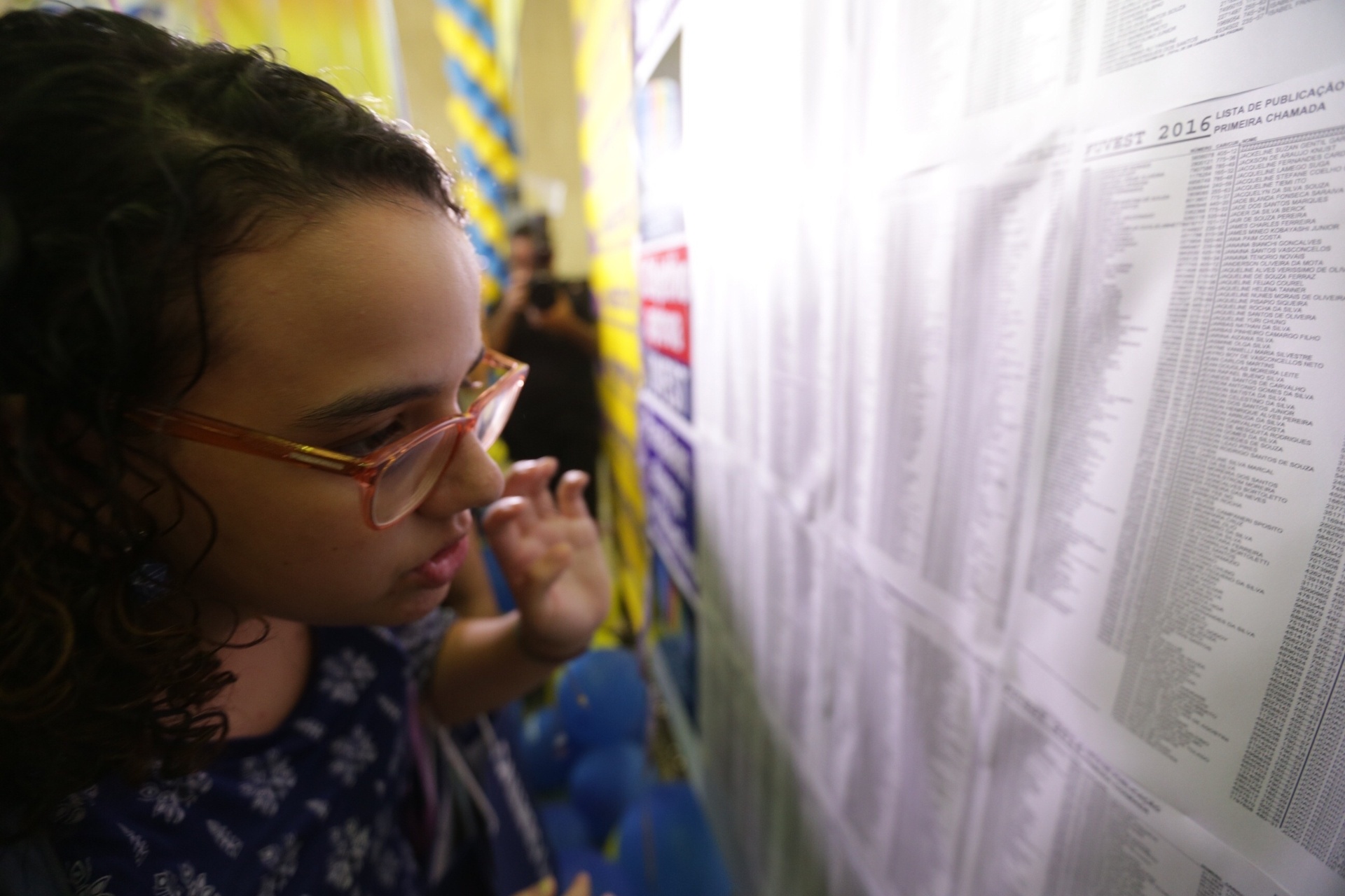2.fev.2016 - A Fuvest divulgou nesta terça-feira a lista de aprovados no vestibular 2016. Confirmação de interesse deve ser feita pela internet até amanhã - Danilo Verpa/Folhapress