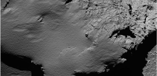30.set.2016 - Em sua descida rumo ao cometa, a Rosetta fez uma série de novas imagens, como este registro a 8,9 km de distância - ESA - ESA