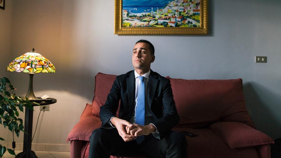Luigi Di Maio, líder do Movimento das Cinco Estrelas, no apartamento dos pais em Pomigliano D"Arco, na Itália - Gianni Cipriano/The New York Times