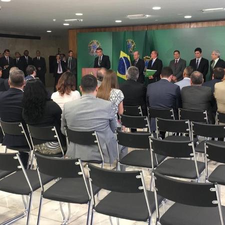 Bolsonaro assina decreto sobre posse de armas  - Gustavo Maia/UOL