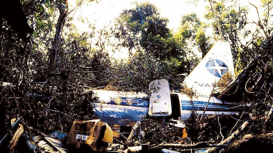 Acidente com avião da Varig: Boeing 737 fez pouso de emergência na selva, em São José do Xingu [MT] - Eugínio Novaes/Folhapress
