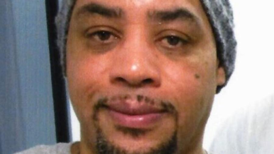 Orlando Hall, de 49 anos, foi condenado à pena de morte por sequestrar, estuprar e enterrar viva uma jovem chamada Lisa Rene  - Reprodução/Attorneys for Hall