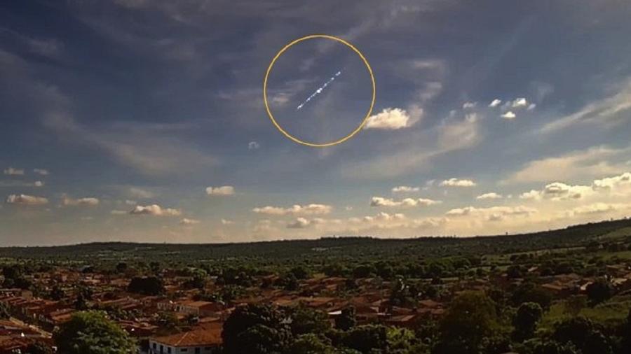 Câmera do "Clima ao Vivo" flagra queda de meteoro no interior da Bahia - Clima Ao Vivo