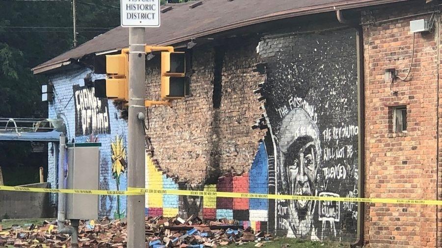 Mural que homenageava George Floyd é destruído em Ohio (EUA) - Reprodução/Twitter