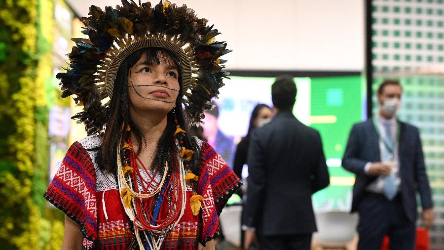 Em discurso de abertura da COP 26, nesta segunda (1º), a ativista indígena Txai Suruí já havia defendido a urgência de garantir um futuro com menos desmatamento - OLI SCARFF/AFP