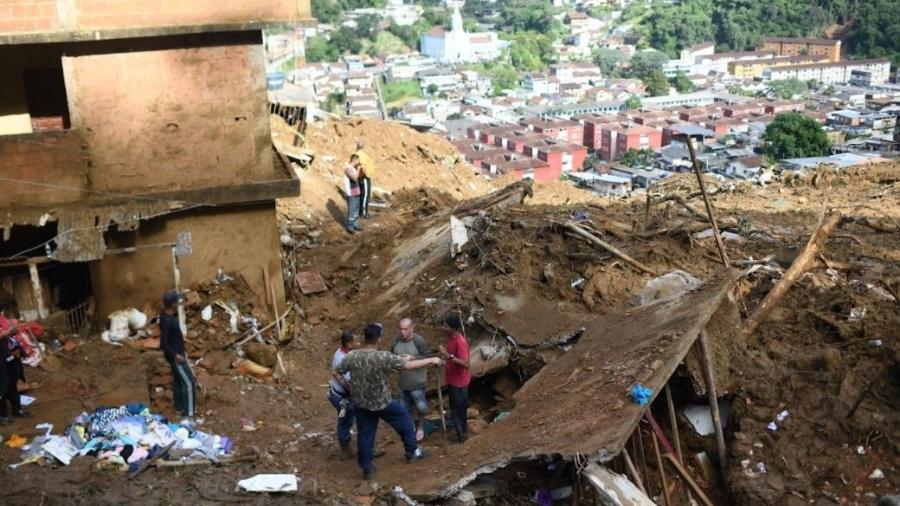 Temporal que atingiu Petrópolis (RJ) já deixou mais de 100 pessoas mortas - Lucas Landau/UOL