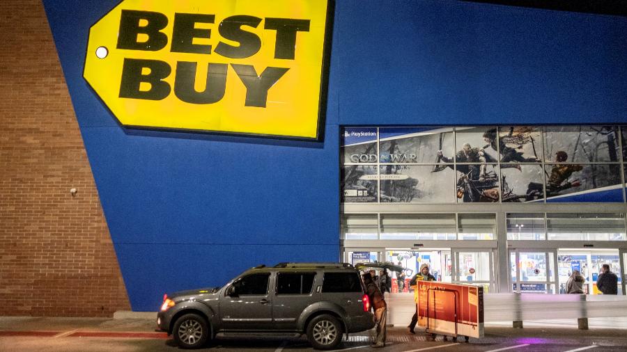 Best Buy é uma das lojas preferidas de brasileiros nos EUA; ela costuma ter espaços enormes e com uma grande variedade de produtos