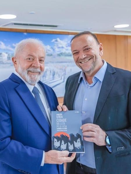 Lula e o prefeito de Araraquara, Edinho Silva (PT-SP), no Palácio do Planalto.