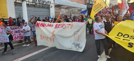 Moradores da Favela do Moinho protestam na região central de São Paulo