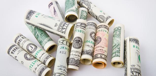 Dólar e Bolsa buscam 3ª alta seguida em dia de prévia de inflação