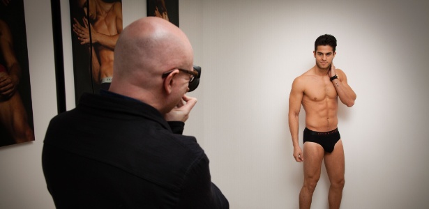 Modelos Andre Brunelli durante sessão de fotos para uma coleção de cuecas da Parke & Ronan em Nova York (EUA) - Deidre Schoo / The New York Times
