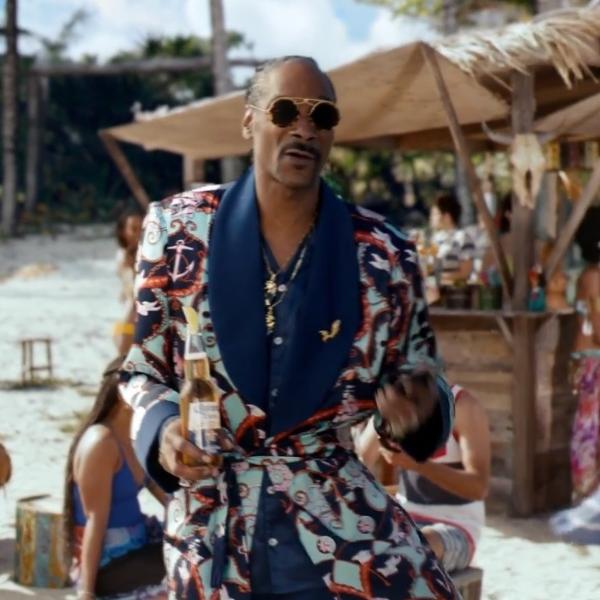 Snoop Dogg estrela comercial da cerveja Corona