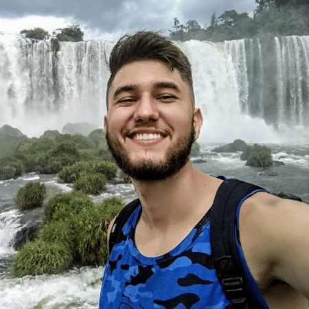 Guilherme Chiapetti, de 22 anos, está entre as 330 pessoas que morreram nos últimos 10 anos "vítimas" de selfies - Reprodução/Instagram