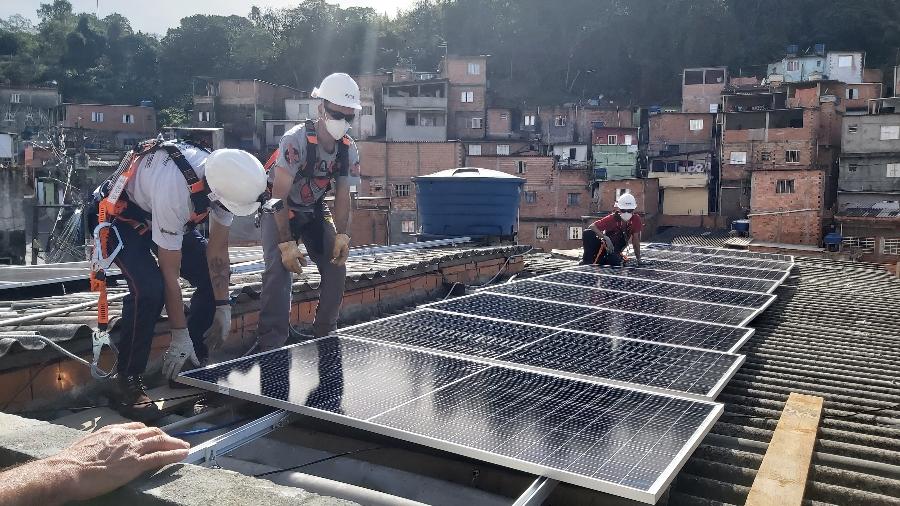 Primeira microgeradora de energia solar coletiva do país, no Jardim Nakamura, zona sul de São Paulo (SP). - Raphael Poesia / UOL