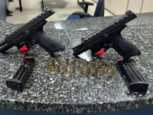 Agentes da Força Nacional têm armas roubadas no Rio; PM recupera itens
