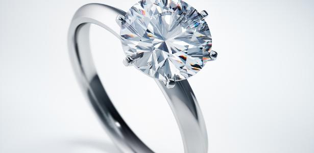 Um dia ainda veremos diamantes baratos na vitrine da Tiffany's